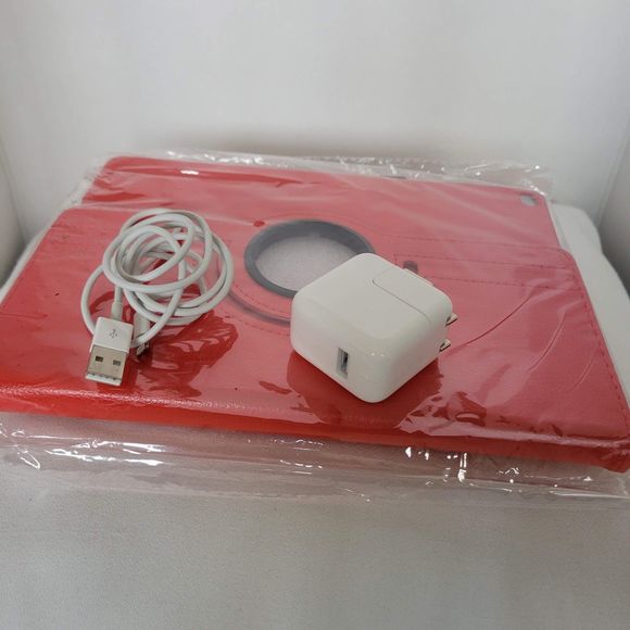 Apple iPad 6th Generation 32g With Accessories ~ Full Package - Picture 6 of 9